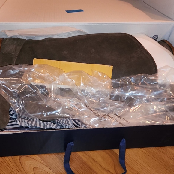 Splendid footwear, style: Oakville, color: Smoke CS . Cowhide suede size 6.5 - Picture 9 of 11